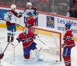 Un gardien de but abattu des Canadiens de Montréal Jake Allen (34 ans) après avoir été marqué par l'Avalanche du Colorado lors de la première période de la LNH au Centre Bell à Montréal le lundi 13 mars 2023.