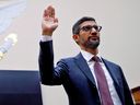 Le PDG de Google, Sundar Pichai, est assermenté avant de témoigner lors d'une audience du comité judiciaire de la Chambre des États-Unis en décembre 2018. Pichai semble refuser une demande de comparution devant un comité similaire au Canada.