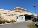 Une photo d'archive de novembre 2022 montre l'entrée du service des urgences du Carleton Place & District Memorial Hospital.