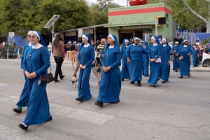 MME.  DAVIS -- "Mme Davis Activation" -- Sur la photo : des religieuses du centre-ville d'Austin le 12 mars 2023 -- (Photo par : Rebecca Brenneman/PEACOCK)