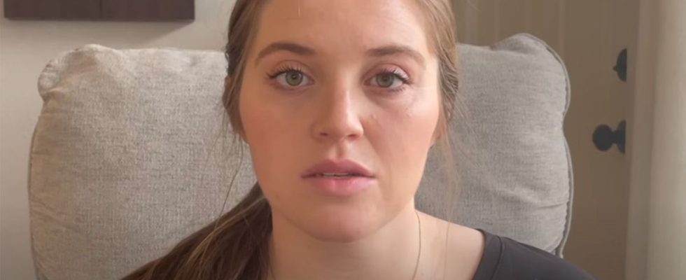 Joy-Anna Duggar-Forsyth answers personal questions on her YouTube page.