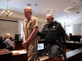 LA FIN: Alex Murdaugh est condamné à deux peines à perpétuité consécutives pour le meurtre de sa femme et de son fils par le juge Clifton Newman au palais de justice du comté de Colleton à Walterboro, Caroline du Sud, États-Unis, le 3 mars 2023.