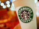 Certains membres du personnel de Starbucks ont signé une lettre ouverte demandant un retour aux valeurs fondamentales de l'entreprise.
