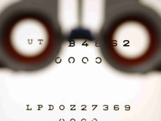 L'Ontario conclut une entente de financement avec des optométristes;  modifie l'admissibilité des personnes âgées aux examens de la vue