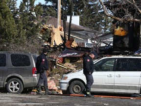 Des enquêteurs sont présentés sur les lieux d'une explosion sur Maryvale Way NE à Calgary le lundi 27 mars 2023.