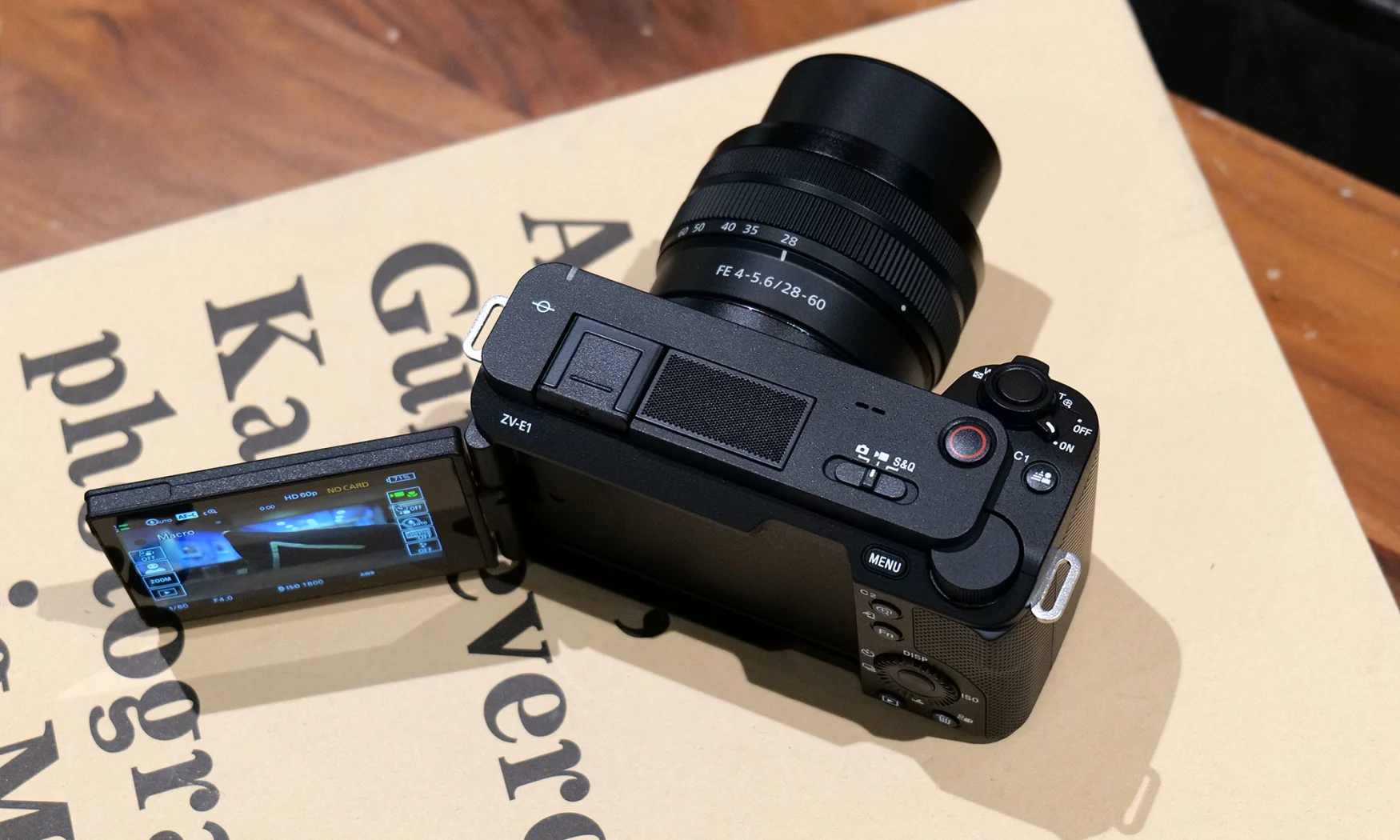 Le ZV-E1 plein format de 12 mégapixels de Sony est une bête de vlogging en basse lumière
