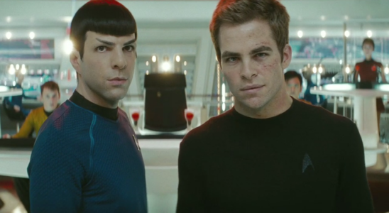 Chris Pine dit que la franchise cinématographique "Star Trek" "se sent comme maudite", l'appelle "frustrant" d'être tenu à l'écart de "Star Trek 4" le plus populaire doit être lu