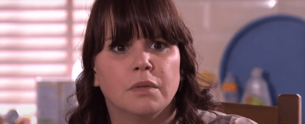 Hollyoaks révèle l'histoire de la sortie de Nancy Osborne alors qu'elle prend une décision qui changera sa vie