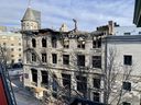 Les pompiers de Montréal ont confirmé le 20 mars 2023 que le corps qu'ils ont retrouvé dans les décombres d'un incendie du Vieux-Montréal dimanche était celui d'une femme.  Il y a six autres personnes portées disparues.