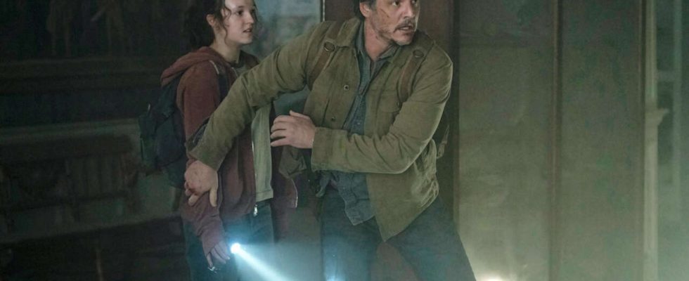 La star de The Last Of Us, Pedro Pascal, traverse des ailes douloureuses et discute du personnage complexe de Joel sur Hot Ones