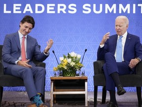 Le président Joe Biden rencontre le Premier ministre canadien Justin Trudeau à l'hôtel InterContinental Presidente Mexico City à Mexico, le mardi 10 janvier 2023.