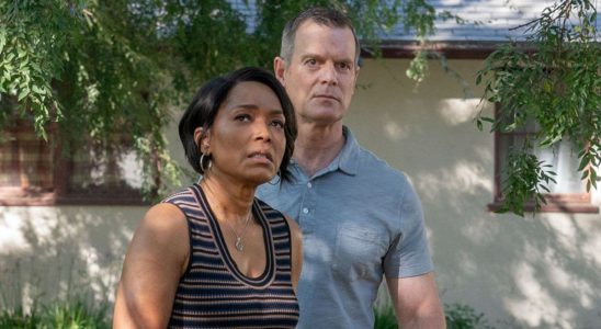 Angela Bassett as Athena and Peter Krause as Bobby in Fox