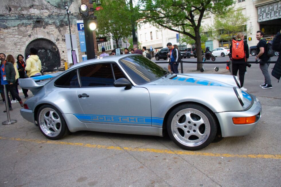 Vous devez probablement être assez dans vos Porsche pour remarquer qu'il s'agit d'une 3.8 RS et non d'une 911 Turbo.