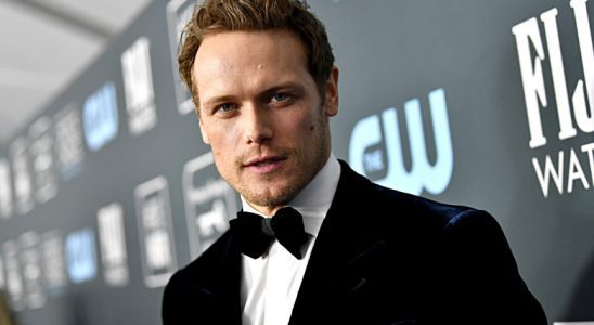 SANTA MONICA, CALIFORNIA - JANUARY 12: Sam Heughan attends the 25th Annual Critics' Choice Awards at Barker Hangar on January 12, 2020 in Santa Monica, California. (Photo by Emma McIntyre/Getty Images)