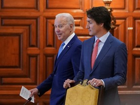 Le président américain Joe Biden et le premier ministre canadien Justin Trudeau assistent à une réunion avec le président mexicain Andres Manuel Lopez Obrador lors du Sommet des dirigeants nord-américains à Mexico, Mexique, le 10 janvier 2023.