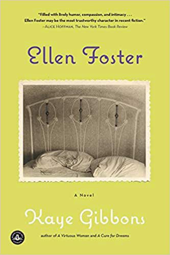 couverture d'Ellen Foster par Kaye Gibbons;  photo d'une tête de lit et d'oreillers en métal blanc