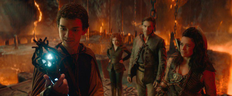 DUNGEONS & DRAGONS: HONOR AMONG THIEVES, (aka DUNGEONS AND DRAGONS: HONOR AMONG THIEVES), from left: Justice Smith, Sophia Lillis, Michelle Rodriguez, Chris Pine, Michelle Rodriguez, 2023.  © Paramount Pictures /Courtsey Everett Collection