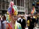 La drag queen Courtney Act assiste au défilé de la fierté 2022 à Londres, en Angleterre, le 2 juillet. 