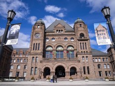 Un ex-bureaucrate plaide coupable d'avoir détourné 47,4 millions de dollars du gouvernement de l'Ontario et est condamné à 10 ans de prison