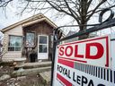 Les prix des maisons à Toronto ont augmenté de plus de 1 % en mars par rapport à février, selon les données du Toronto Regional Real Estate Board.