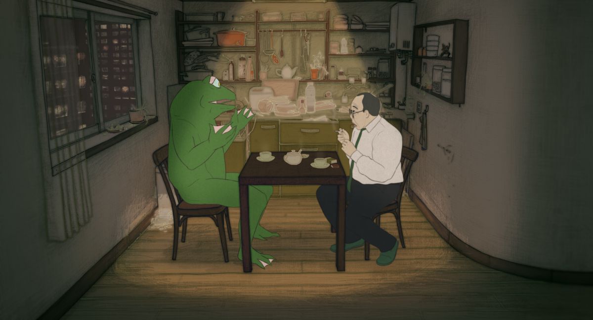 Un homme prend le thé avec une grenouille géante dans l'adaptation de Haruki Murakami Blind Willow, Sleeping Woman.