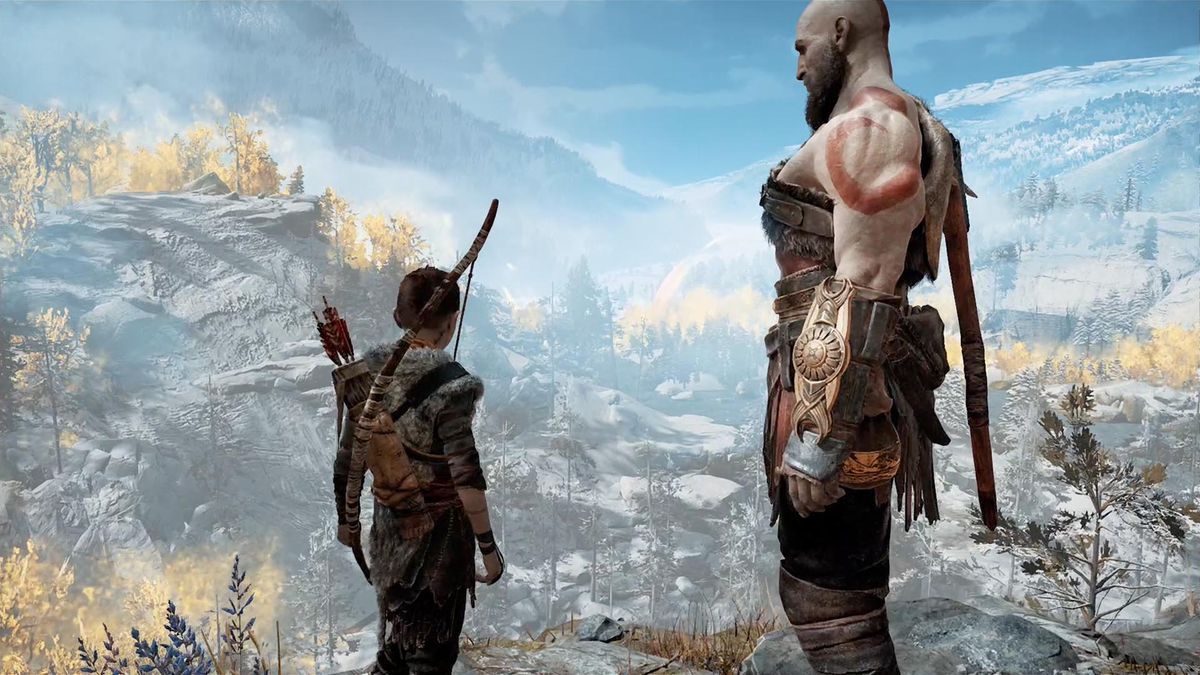 Kratos et Atreus contemplent le paysage nordique, après avoir dispersé les cendres de Faye, dans God of War (2018)
