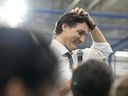 Le premier ministre Justin Trudeau tient une assemblée publique locale à Whitby, en Ontario.