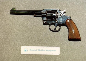 Le revolver Colt de calibre .38 utilisé pour tuer Tedford et Stearne.  POLICE DE TORONTO