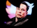 Elon Musk a déclaré qu'il pensait que les subventions gouvernementales devraient cesser.  Dans ce cas, une étiquette d'avertissement devrait peut-être être intégrée au logo Tesla, écrit Terence Corcoran.