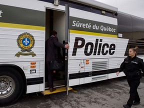 La Sûreté du Québec a mis en place un poste de commandement le mardi 25 avril 2023 à Laval, sollicitant l'aide du public pour résoudre le coup raté contre le chef présumé de la mafia montréalaise Leonardo Rizzuto.
