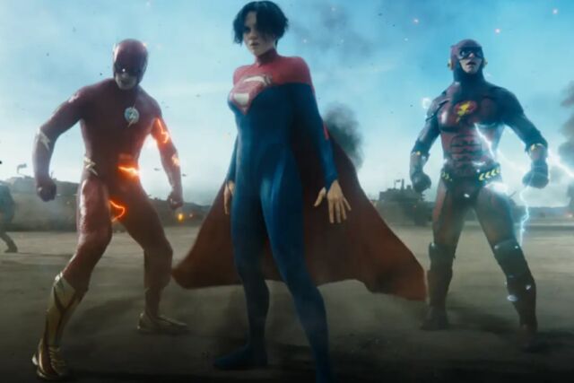 Deux versions de The Flash (Ezra Miller) et Supergirl (Sasha Calle) s'associent pour sauver le monde.