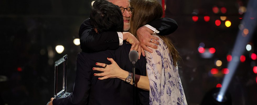 Drew Barrymore et Ke Huy Quan se réunissent pour présenter Steven Spielberg avec le prix Time 100 Impact Award Les plus populaires doivent être lus Inscrivez-vous aux newsletters Variety Plus de nos marques