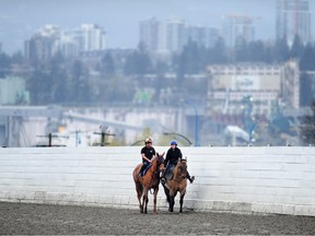 L'hippodrome de Hastings alors que la saison devrait s'ouvrir le vendredi 28 avril à Vancouver, en Colombie-Britannique, le 26 avril 2023. (NICK PROCAYLO/PNG)