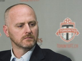 Le nouveau directeur général par intérim du Toronto FC Earl Cochrane lors d'une conférence de presse à Toronto le mardi 14 septembre 2010.