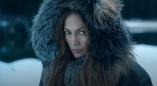 La bande-annonce de The Mother de Netflix montre que Jennifer Lopez donne un coup de pied dans le cul pour protéger sa fille