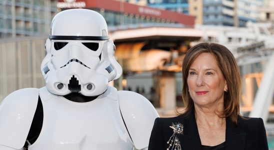 La présidente de Lucasfilm, Kathleen Kennedy, parle du nouveau film Rey de Daisy Ridley, de la saison 2 d'Obi-Wan Kenobi et de l'avenir de "Star Wars" de Rian Johnson Les plus populaires doivent être lus