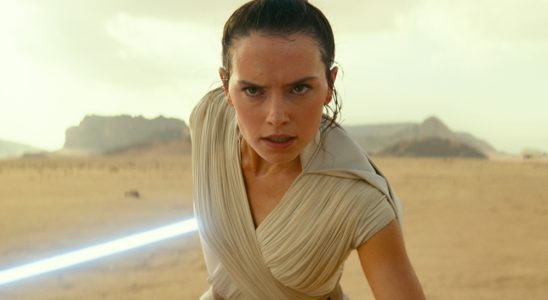 Le nouveau film 'Star Wars' de Daisy Ridley trouvera le 'Jedi en désordre' 15 ans après 'Rise of Skywalker', Luke Skywalker Force Ghost est à déterminer le plus populaire doit être lu