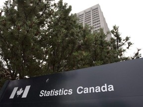 La signalisation marque les bureaux de Statistique Canada à Ottawa, le 21 juillet 2010.