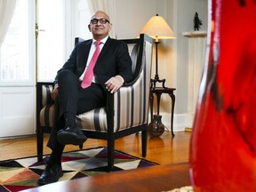 Le haut-commissaire sud-africain au Canada, Rieaz Shaik, est photographié à la résidence officielle à Ottawa le jeudi 20 avril 2023.