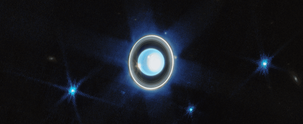 Les anneaux d'Uranus brillent dans le nouveau portrait planétaire de Webb