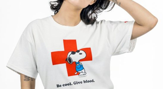 Les utilisateurs de TikTok aiment tellement Snoopy qu'ils donnent littéralement du sang pour la marchandise