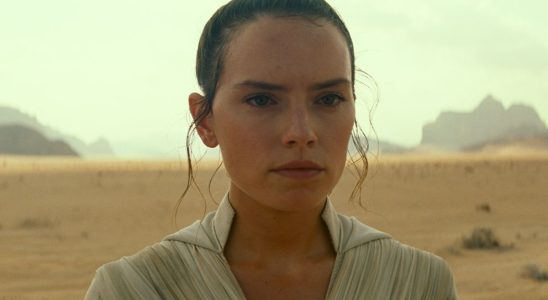 Rey revient dans Star Wars, ce qui signifie que les fans sont déjà obsédés par ce que cela signifie pour un autre personnage