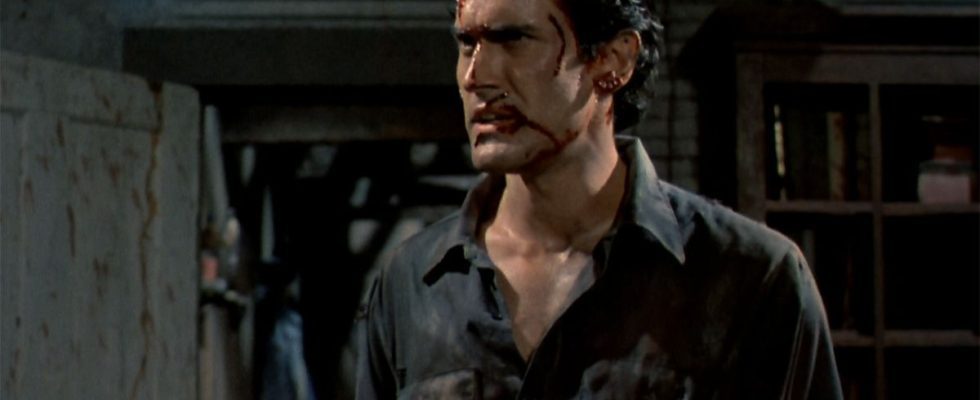 Bruce Campbell in Evil Dead II