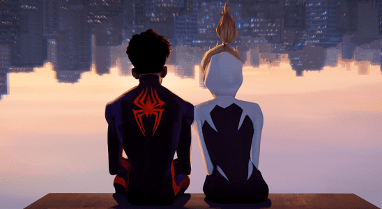 Spider-Man: Across the Spider-Verse CinemaCon Footage présente un Grounded Miles et Gwen Stacy