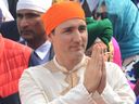 Justin Trudeau rend hommage au Sikh Golden Temple à Amritsar le 21 février 2018. 