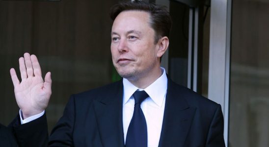 Elon Musk leaves the Phillip Burton Federal Building on January 24, 2023 in San Francisco, California.
