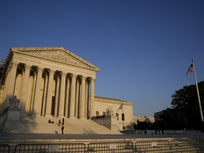 DOSSIER – La Cour suprême est vue le vendredi 21 avril 2023 à Washington.