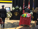 Un service funèbre émouvant a eu lieu pour le const.  Marc Hovingh, un agent de la Police provinciale de l'Ontario qui a été tué récemment dans l'exercice de ses fonctions, le samedi 28 novembre 2020.