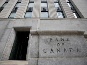 Les augmentations salariales à la Banque du Canada étaient de 1,5 % en 2021, de 2 % en 2022 et de 2 % en 2023.