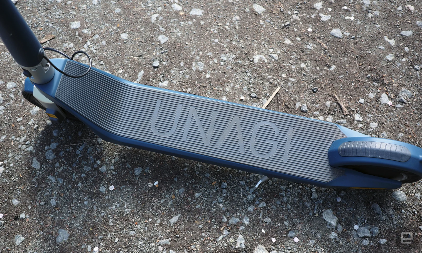 Image Overdeck du Unagi Model One Voyager avec le rodage Unagi dans le placage.